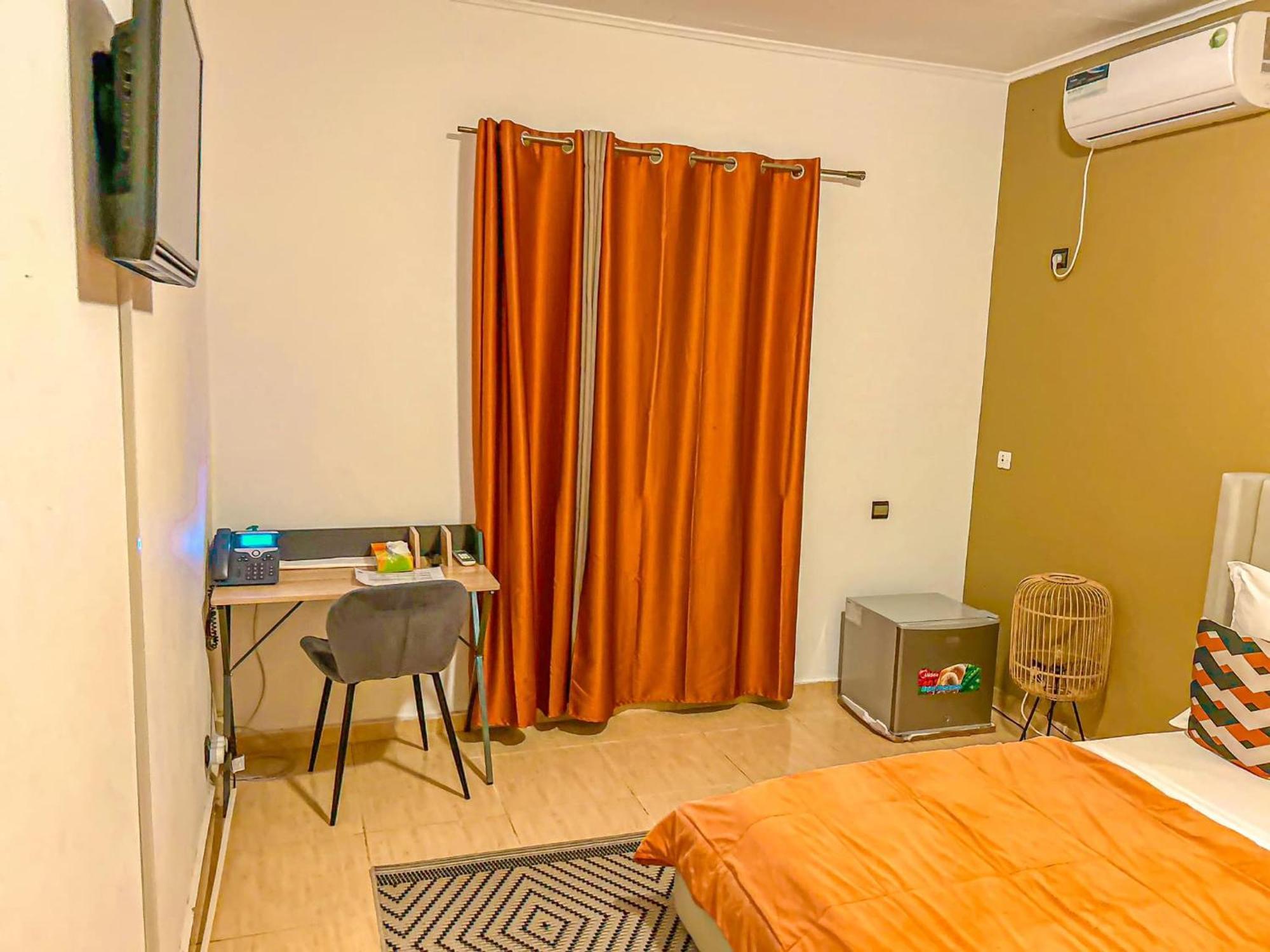 Residence Le Tali Либревил Екстериор снимка